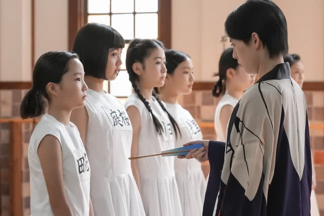 Dirty yet glossy... How do you create a glamorous review scene?Real behind the scenes of the morning drama “Boogie Woogie”…
