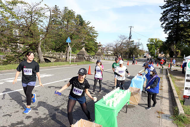上杉城下町を駆け抜ける　米沢・5年ぶりマラソン大会
