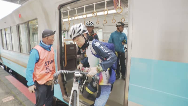 Take the train with your bicycle to your destination... IR Ishikawa Railway is collaborating with Ainokaze Toyama Railway to run a cycle train...