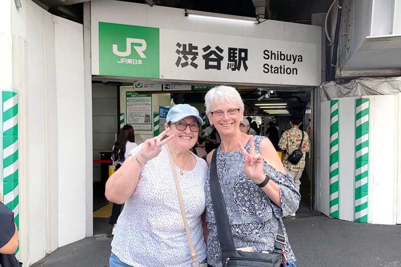 [I like Japan! 】Australian woman lost in Shibuya “Dungeon” Unable to use her smartphone, she was holding it in her hand...