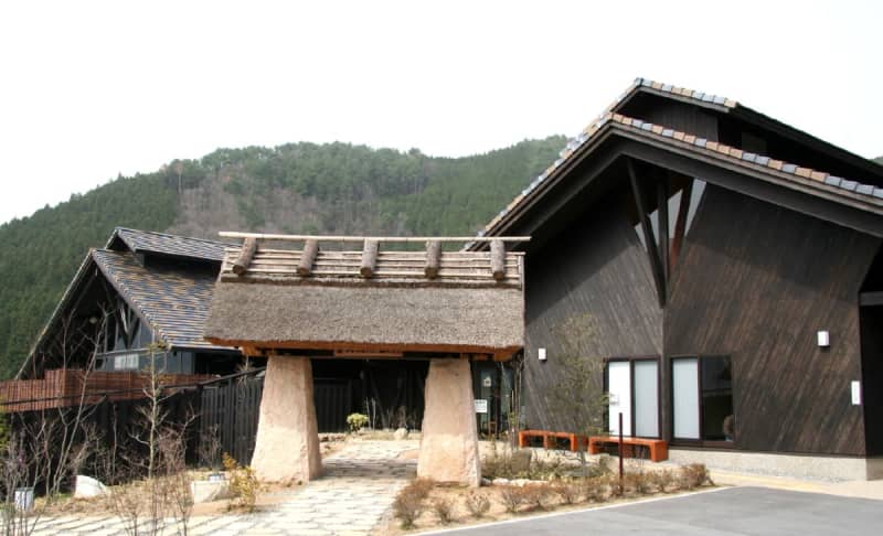 [Nara day trip hot spring special feature] A beauty bath that is like lotion.``Okame no Yu'' open-air bath with an outstanding view | Soni Village