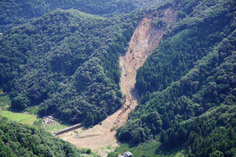 裏山で土砂災害発生。火災保険でどこまで守れる？