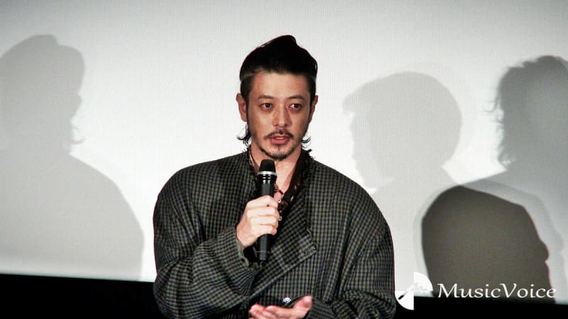 オダギリジョー、満員の客席を見て「ジャニーズの会見思い出しちゃって」
