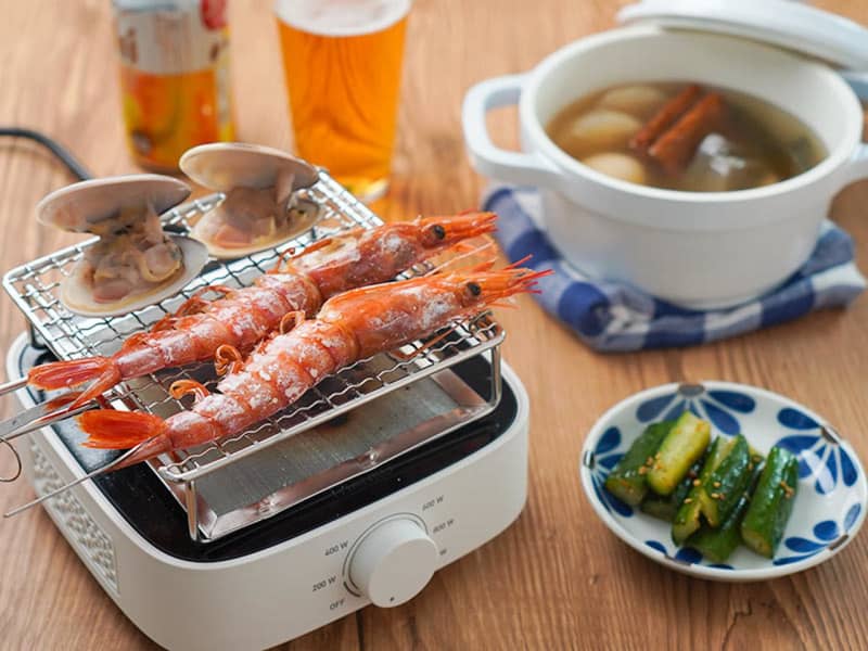 No fire required! With ``Electric Furnace Griller ``Sake, Small Pot, Grilling, and Me,'' you can easily feel like you're in a pub at home.
