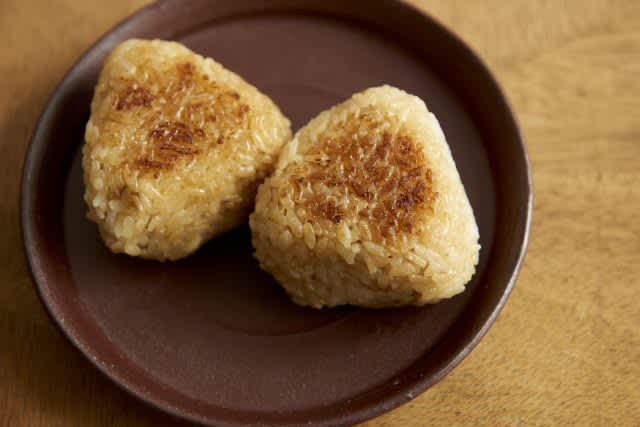 Transform yourself in a snap!3 easy “grilled rice ball” recipes