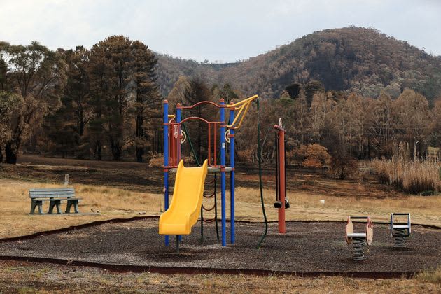 子どもの「公園」事故は「過ごしやすい季節」に増える。実際の事故事例とは？別の子どもに押され、水…