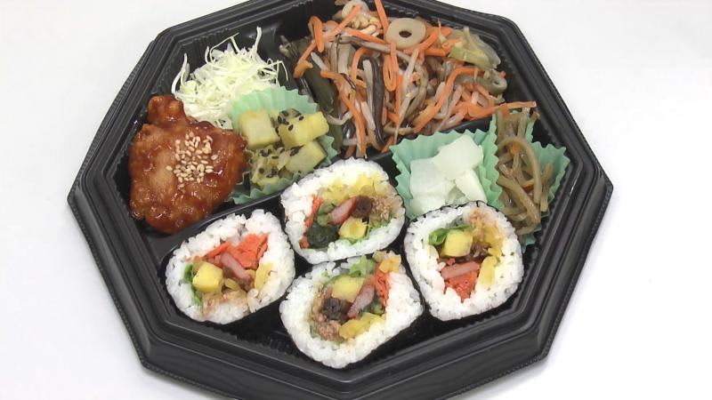 Low-sodium lunch box with Korean dishes such as gimbap and namul jointly developed by university students and Maxvalu Tokai