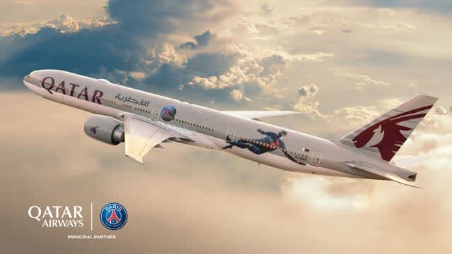 カタール航空、仏サッカークラブ“PSG”特別塗装機の運航開始！羽田にも飛来