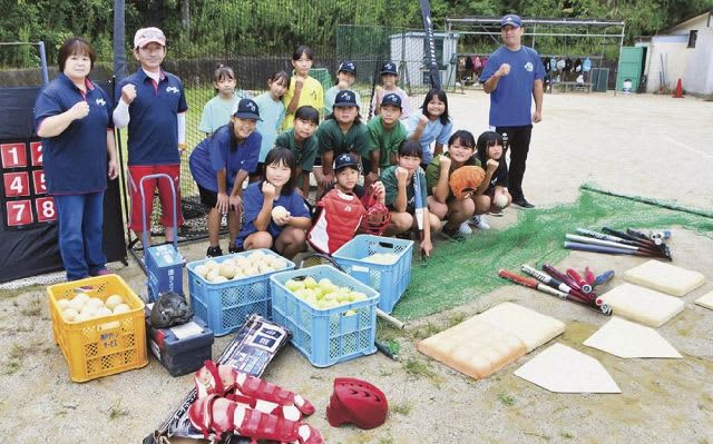 新生チームに道具寄付　少女ソフトボール、解散した兵庫のチームが和歌山へ