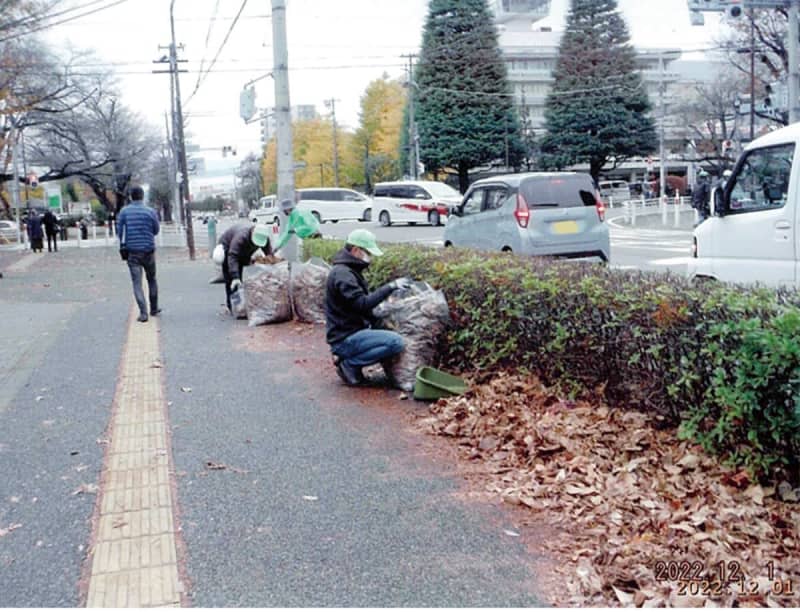 XNUMX volunteer groups turn fallen leaves from the town hall into compost, contributing to Sagamihara City's SDGs policy Chuo Ward, Sagamihara City