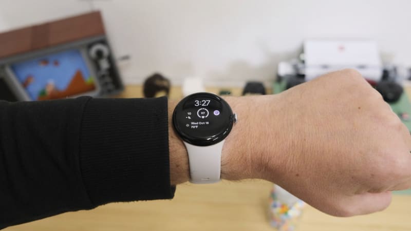The Pixel Watch 2 marries Google brains with Fi…