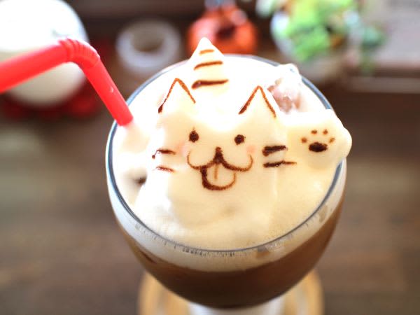 [Inside Kasukabe Market] 3D cat art latte and fluffy pancakes are a hot topic ♪ "Cat Base"