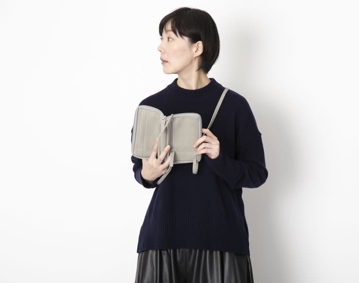 A minimalist bag for book lovers! “A book shoulder that can only be read”
