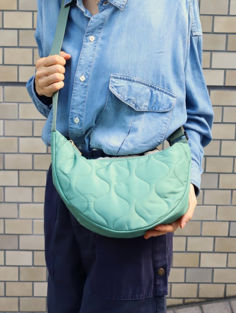 An excellent shoulder bag that meets the three requirements of an adult bag.Take me on a journey!