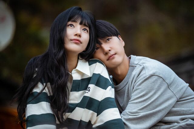 [Korean drama] Netflix's popular work "Lee Doona!" ” Bae Suzy becomes a former idol and university student! "Love's crash landing...