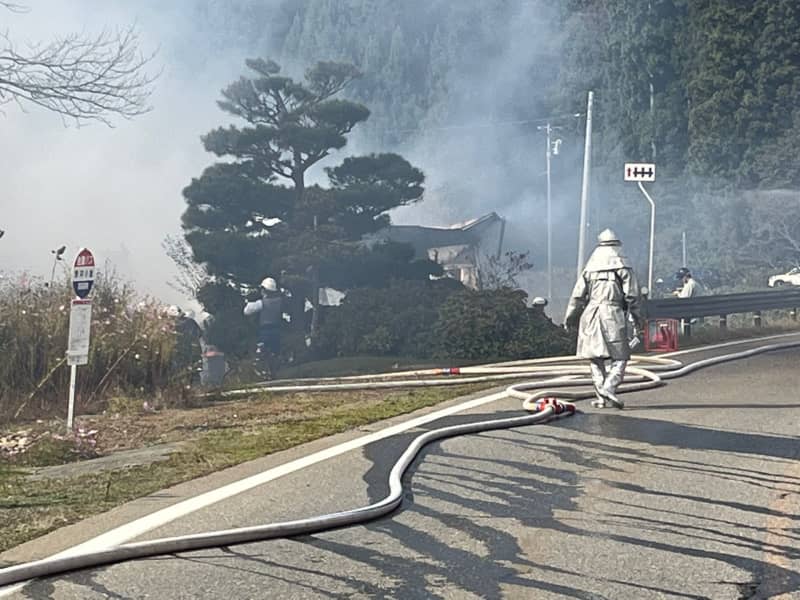 ⚡｜【速報】会津若松市で住宅火災　1人けが、2人と連絡取れず