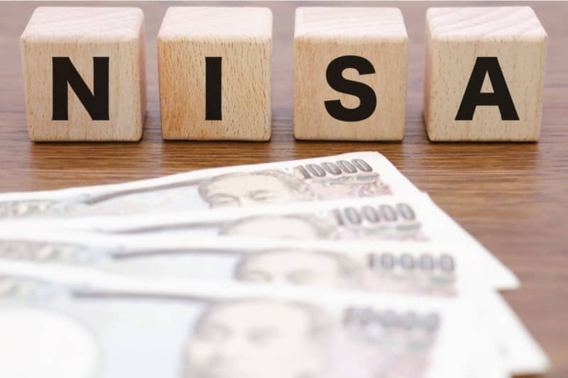 課税口座に持っている株式や投資信託は、新NISAに移したほうがいいですか？