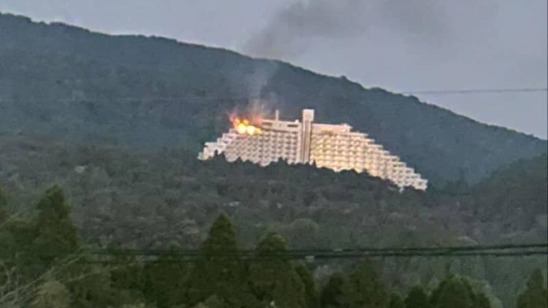 「建物から炎と煙が見える」休業中ホテルから出火　１３階の一室が全焼　鹿児島・霧島市