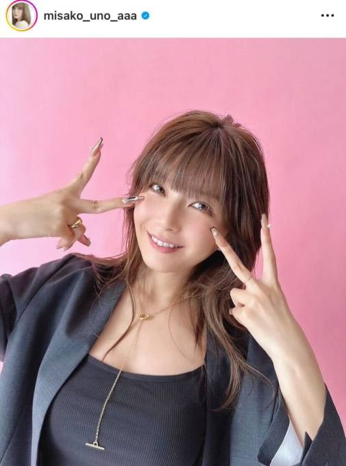 Misako Uno's gorgeous nail SHOT in a "sexy mode" is praised by fans: "It's super beautiful" and "It's too cute"