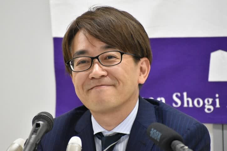 羽生善治会長「将棋の面白さは何が起こるかわからないスリリングでドラマチックなところ」若き八冠王…