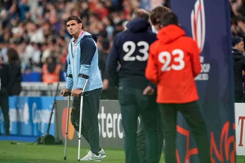 He suffered a serious injury in the match against Japan and watched the defeat while on crutches. A premonition of Argentina's rugby innovation conveyed through the camera [Foreign...