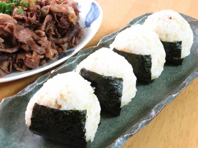 Solid volume!5 ``Onigiri'' recipes made with new rice