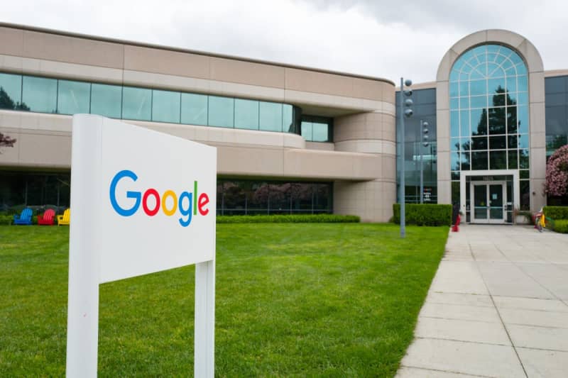 Why Google stock is tanking — and where it coul…