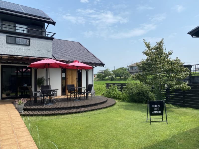 Enjoy a relaxing lunch with a view of the countryside at BREEZE CAFÉ, a family-run hideaway cafe Inami-cho, Hyogo Prefecture