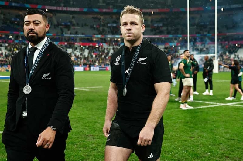 First sending off in World Cup final → International media praises his behavior after defeat: "This man is full of dignity."