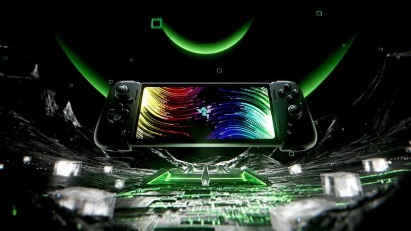 Android-compatible portable gaming device “Razer Edge Gaming Tablet”