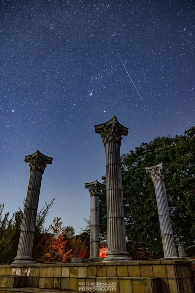 Greece?No, it's Saitama. The Orionids meteor shower photographed by a local photographer is as beautiful as a myth.