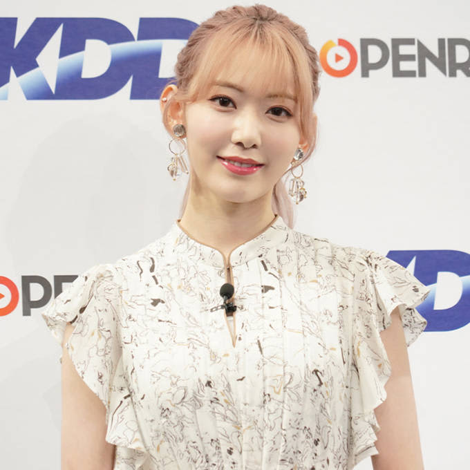 Miyawaki Sakura's rough coordination SHOT showing off her slender waist gets a lot of feedback: ``Skinny'' ``Sacchan is the cutest in the world''