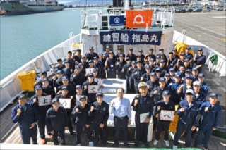 Fukushima Prefectural Governor Uchibori visits Hawaii to encourage Onahama Kaisei High School students aboard the Fukushima Maru