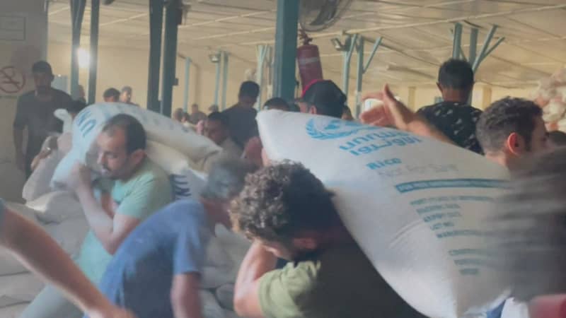 ガザ住民が支援物資倉庫から略奪　「みな必死で、飢えている」と国連高官