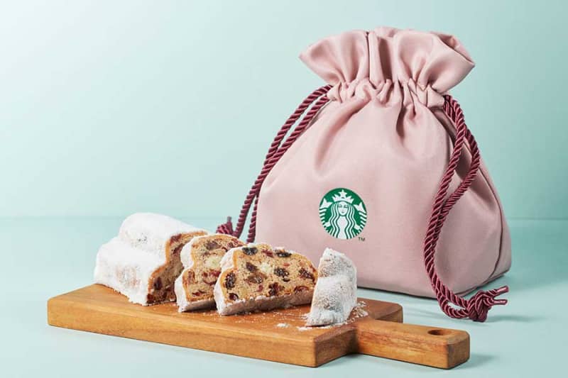 Starbucks' "Stollen" comes with an original drawstring bag this year. People say, "I want to go buy it on the day it goes on sale."