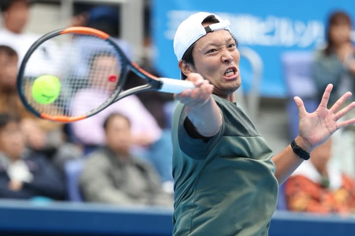 【全日本テニス４日目男子】出場選手最年長の35歳、伊藤竜馬が初戦突破。コーチと二足のわらじで「…