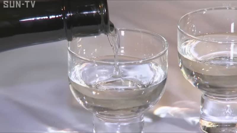坑道の蔵で5カ月熟成 養父市で日本酒「仙櫻」の蔵出し