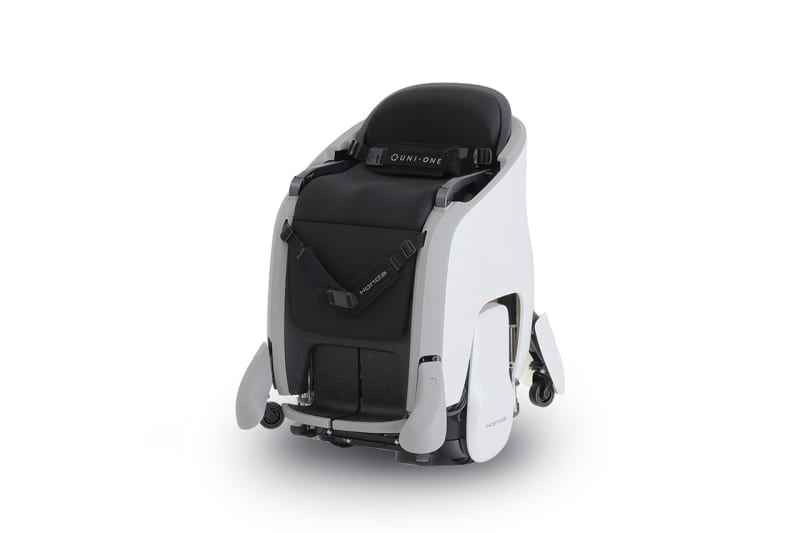 Honda's hands-free personal mobility "UNI-ONE" is used for patrol security at Gotemba Outlet