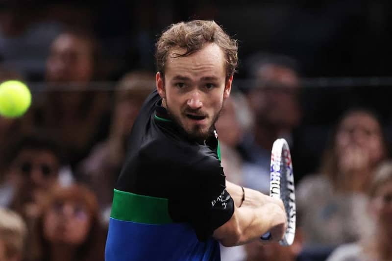 The world No. 3 tennis player who was accused of giving the middle finger was a harsh excuse from an American newspaper, saying he ``poured fuel on the fire.''