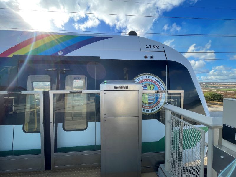 ハワイ オアフ島 に2023年夏に開業した新しい鉄道｢ スカイライン ｣ Skyline に乗…