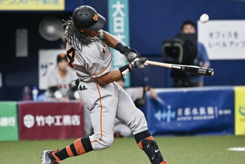 Giants' Adam Walker: ``My time with the Giants was an experience that changed my life'' Traded to SoftBank