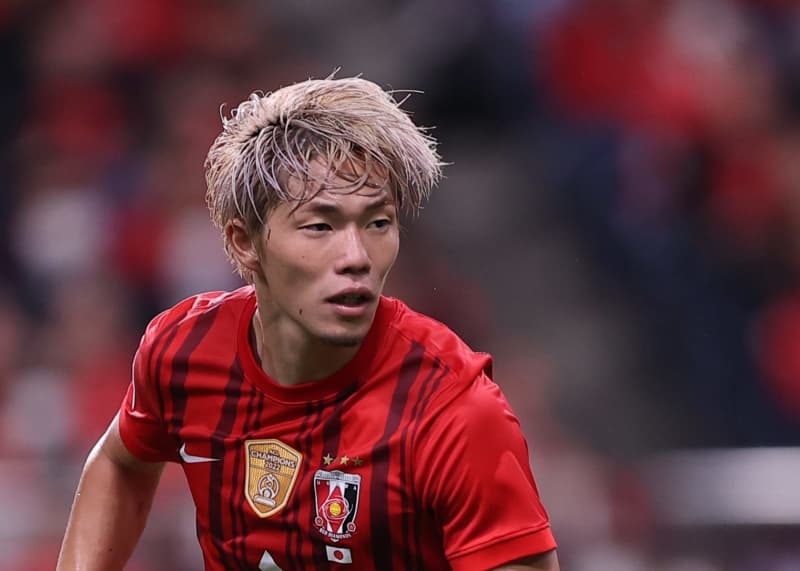 【浦和】荻原拓也は表彰台で歓喜する福岡を見て何を思ったのか。ルヴァンカップ 主力として初めて挑…
