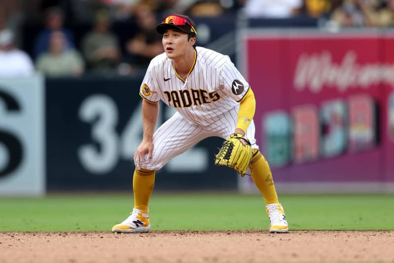 MLB Gold Glove Award announced; 13 first-time recipients, Kim Ha-sung the first recipient in the utility category