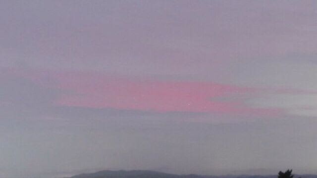 雲の隙間からピンクの光　“低緯度オーロラ”カメラにクッキリ　太陽活動盛んでチャンス　北海道・陸別町