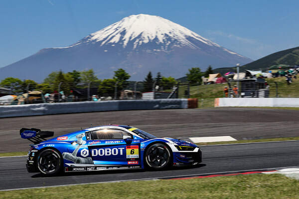 DobotがスポンサーとなったSuper GTチームが3位を収め、協働ロボットが日本自動車産業…