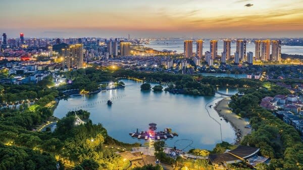 Xinhua Silk Road：中国東部の江陰が第4回Jiangyin Developmen…