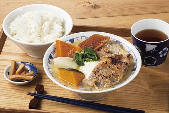 “Kyoto Style Pork Soup Set Meal with Saikyo Miso” is on sale for a limited time at Gochiton, a store specializing in pork soup set meals.