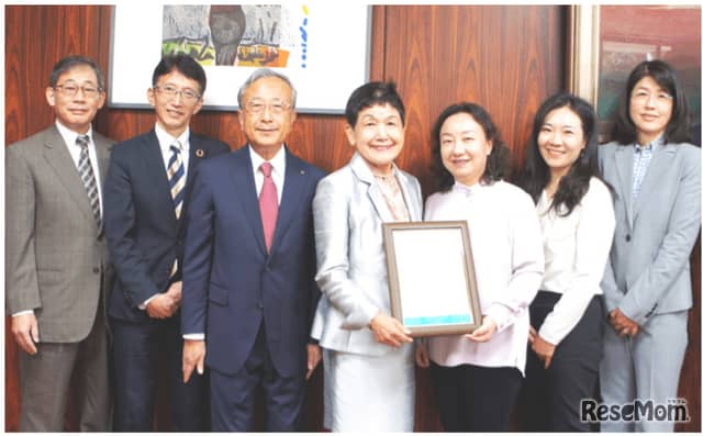 Showa Women's University affiliated Showa Elementary School/International Course...becomes Japan's first Cambridge accredited school