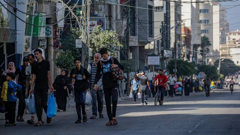 ``5 people evacuated'' from Gaza City, progress towards hostage release talks? United Nations accuses both Israel and Hamas of ``war crimes''