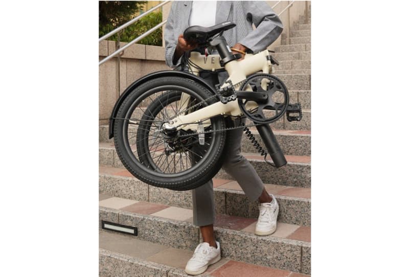 アベントゥーライフ、カーボン電動アシスト自転車「VELMO PANORAMA」を発売。機能と安…